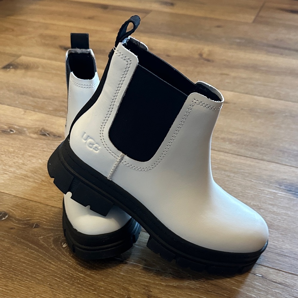 UGG White and Black Chelsea Boots